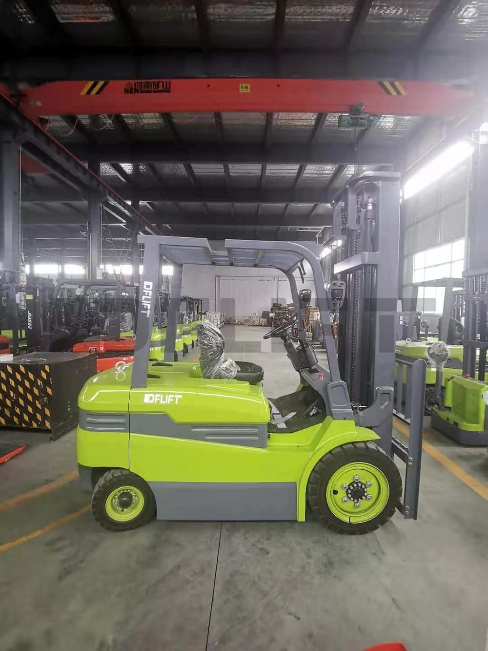 Electric forklift DFLIFT Lucy