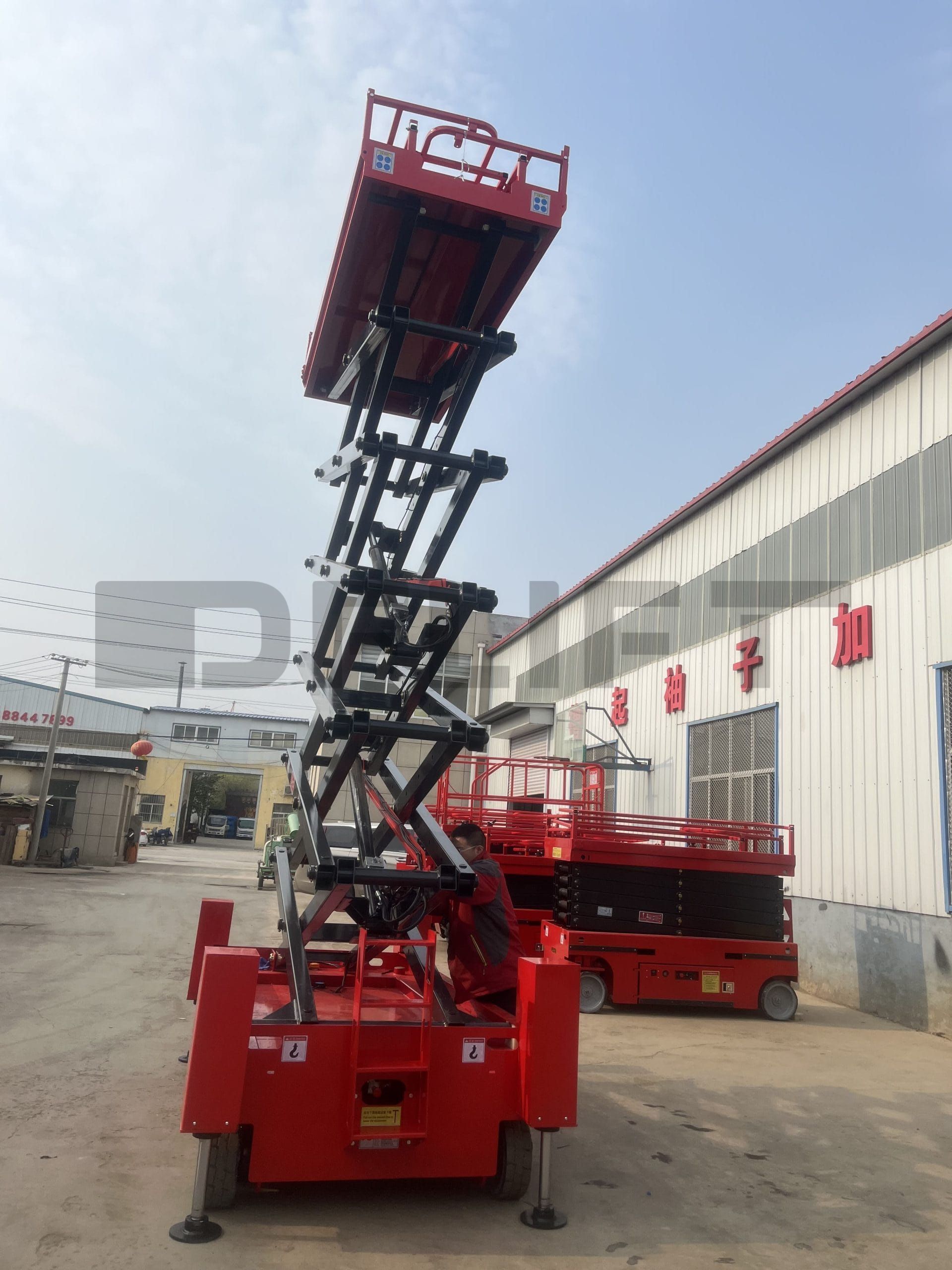 self propelled scissor lift 5 scaled e1720595743692