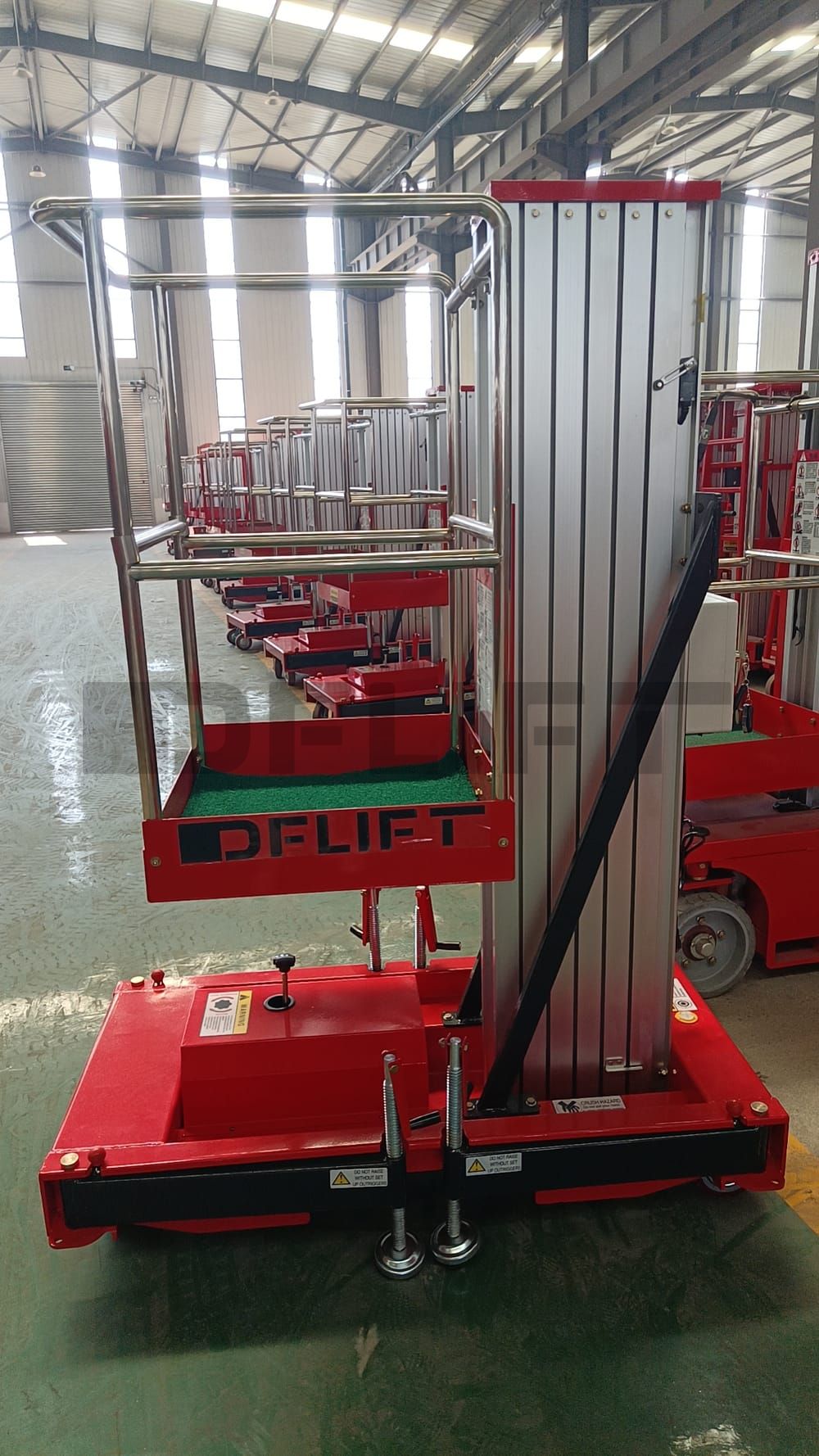 Single mast Aluminum Alloy Lift Platform 3