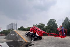 আর্টিকুলেটেড বুম লিফট স্কেল করা হয়েছে