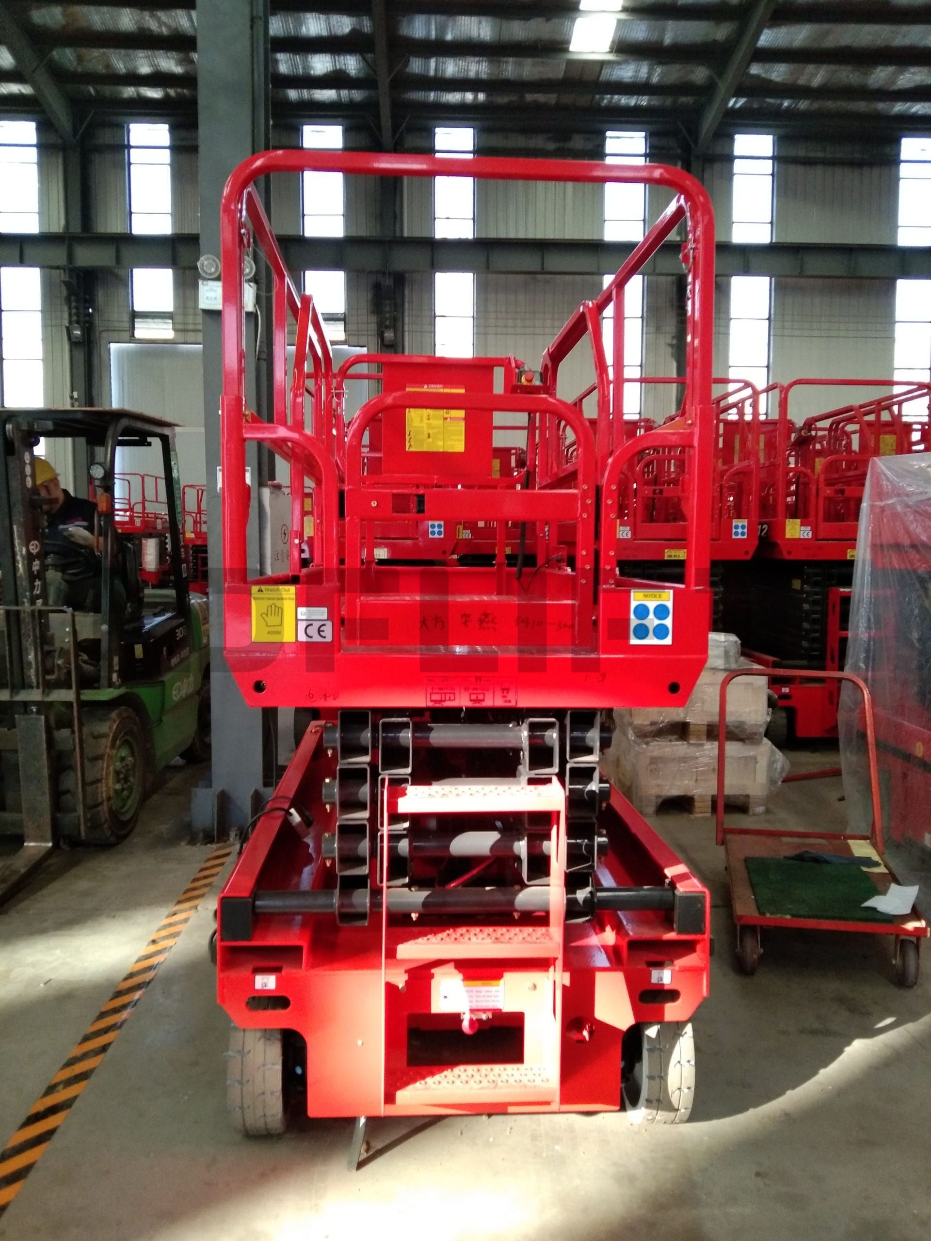 GTJZ 8 self propelled scissor lift 3 scaled