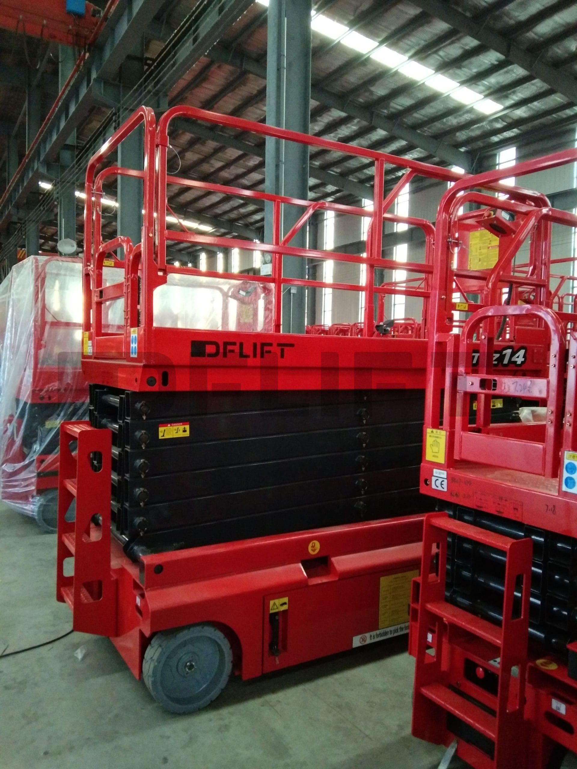 Self propelled scissor lift 1 1 scaled