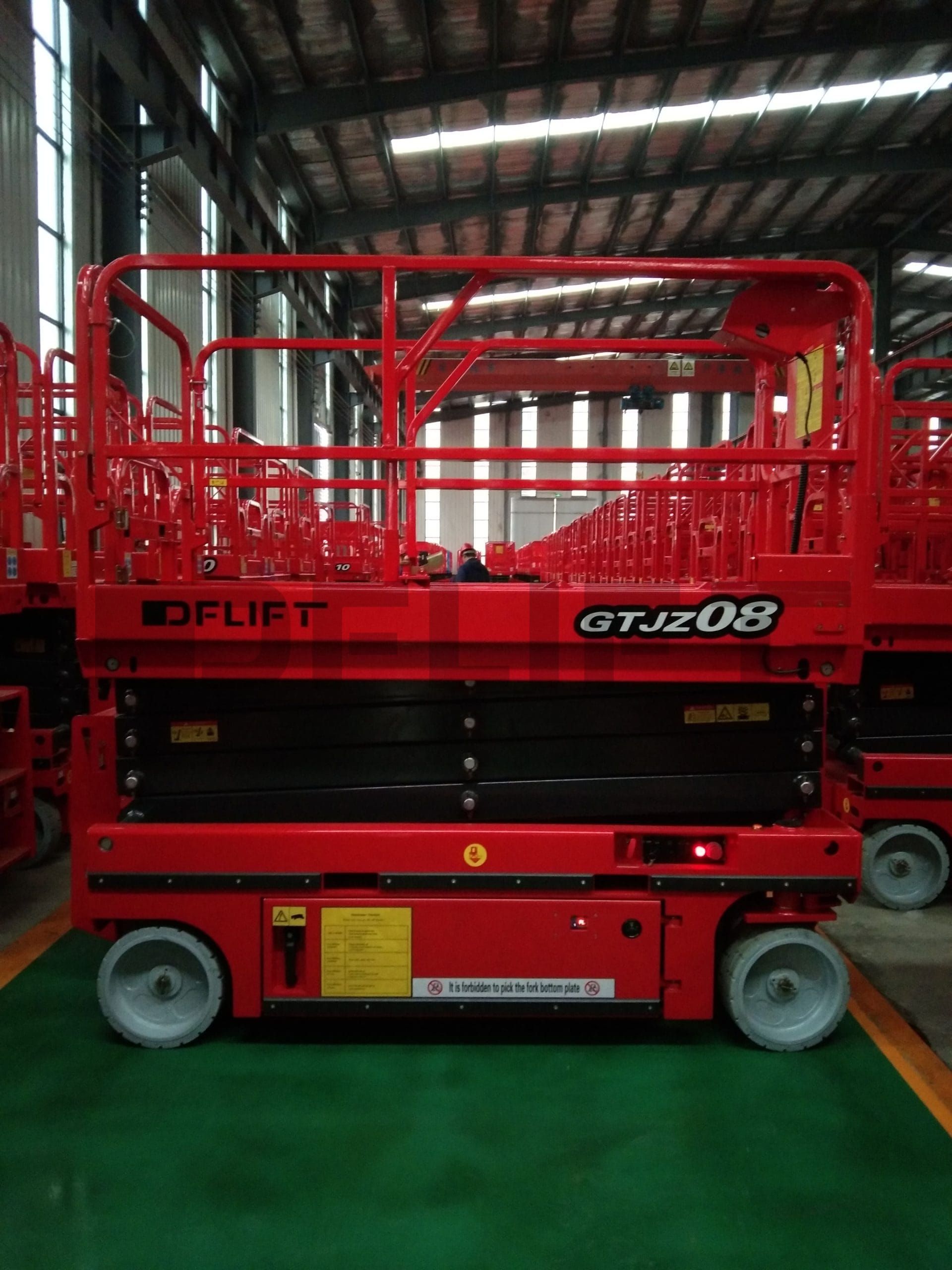 self propelled scissor lift 1 scaled