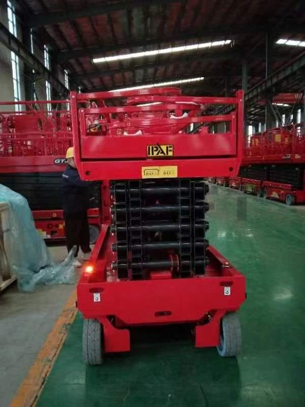 self propelled scissor lift 2 1