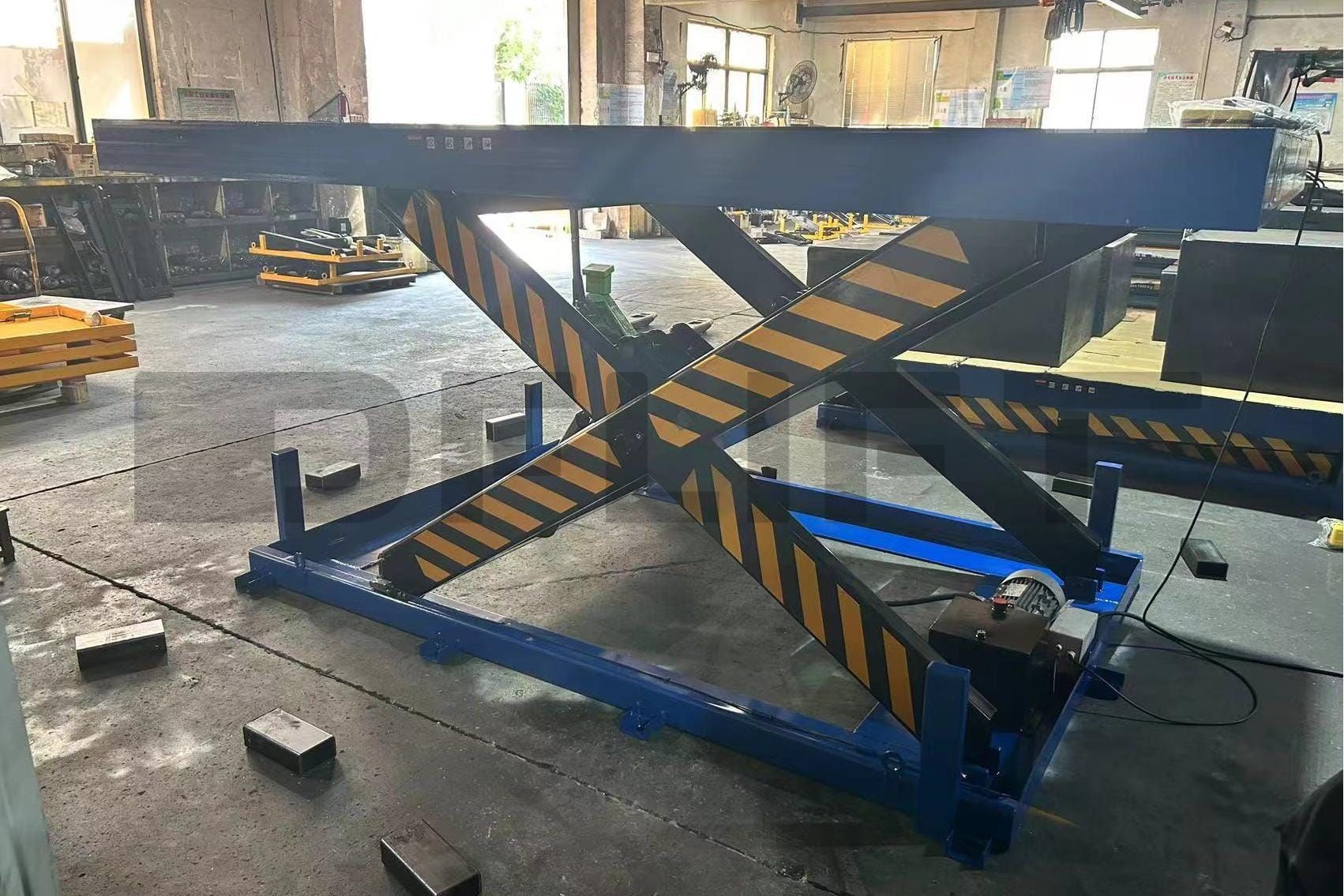 Stationary Scissor Lift 1