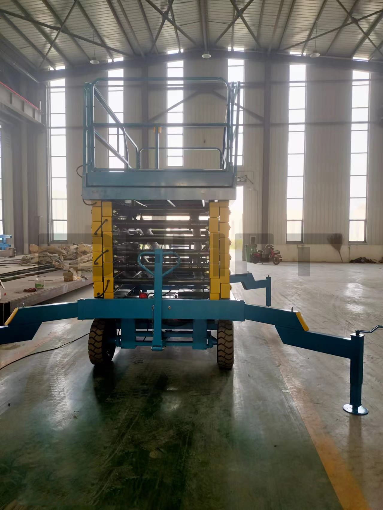 towable scissor lift 3