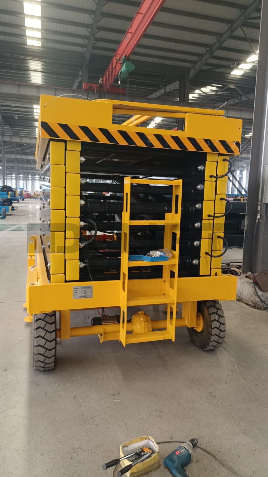 towable scissor lift 4